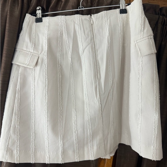 H &M White Wrap Skirt with Pockets sz 6 women’s - Picture 4 of 6